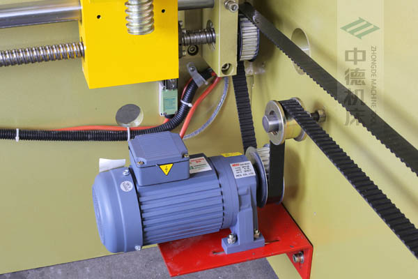 ZDP-4022強扭矩電機，后退料迅速，鋼絲同步帶精確更靜音.jpg