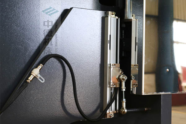 ZDPE10025采用進(jìn)口光柵尺,高精度傳感,Y軸位置數(shù)據(jù)反饋無(wú)延時(shí).jpg ZDPE10025采用進(jìn)口光柵尺,高精度傳感,Y軸位置數(shù)據(jù)反饋無(wú)延時(shí).jpg